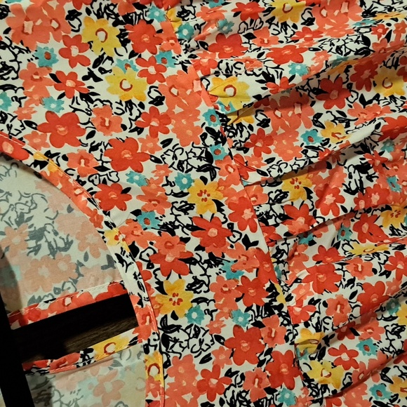 ♥️New Plus size boho floral top - Picture 9 of 10